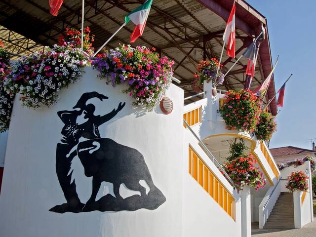 Plaza de toros de Pomarez