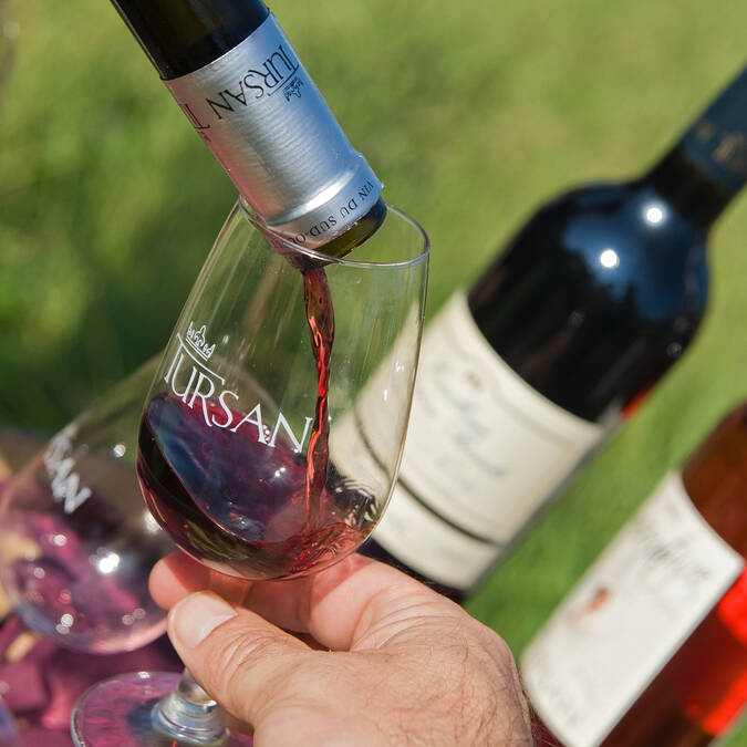 Dégustation du vin de Tursan c/Anne Lanta