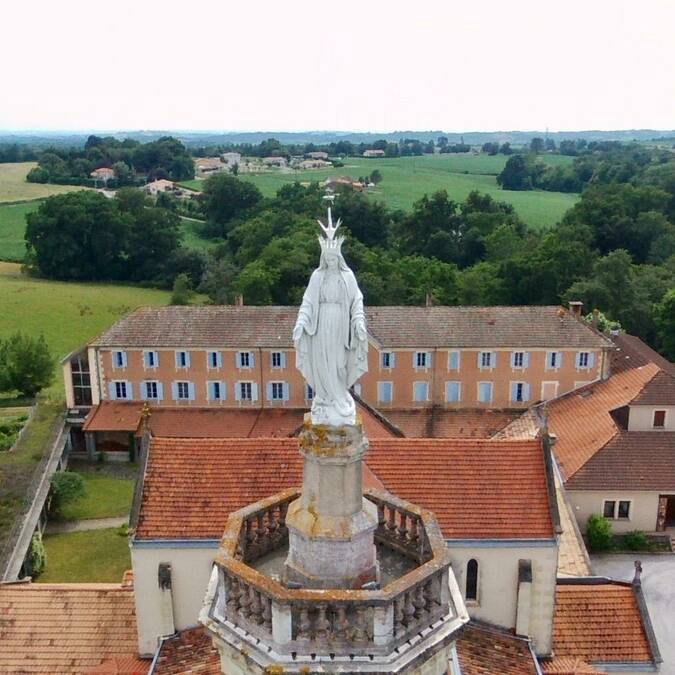 Abbaye de Maylis.