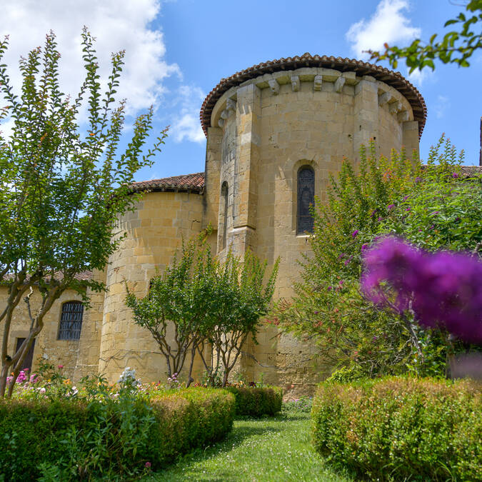 Façade de la collégiale